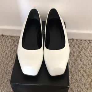 Viktor & Rolf white flats